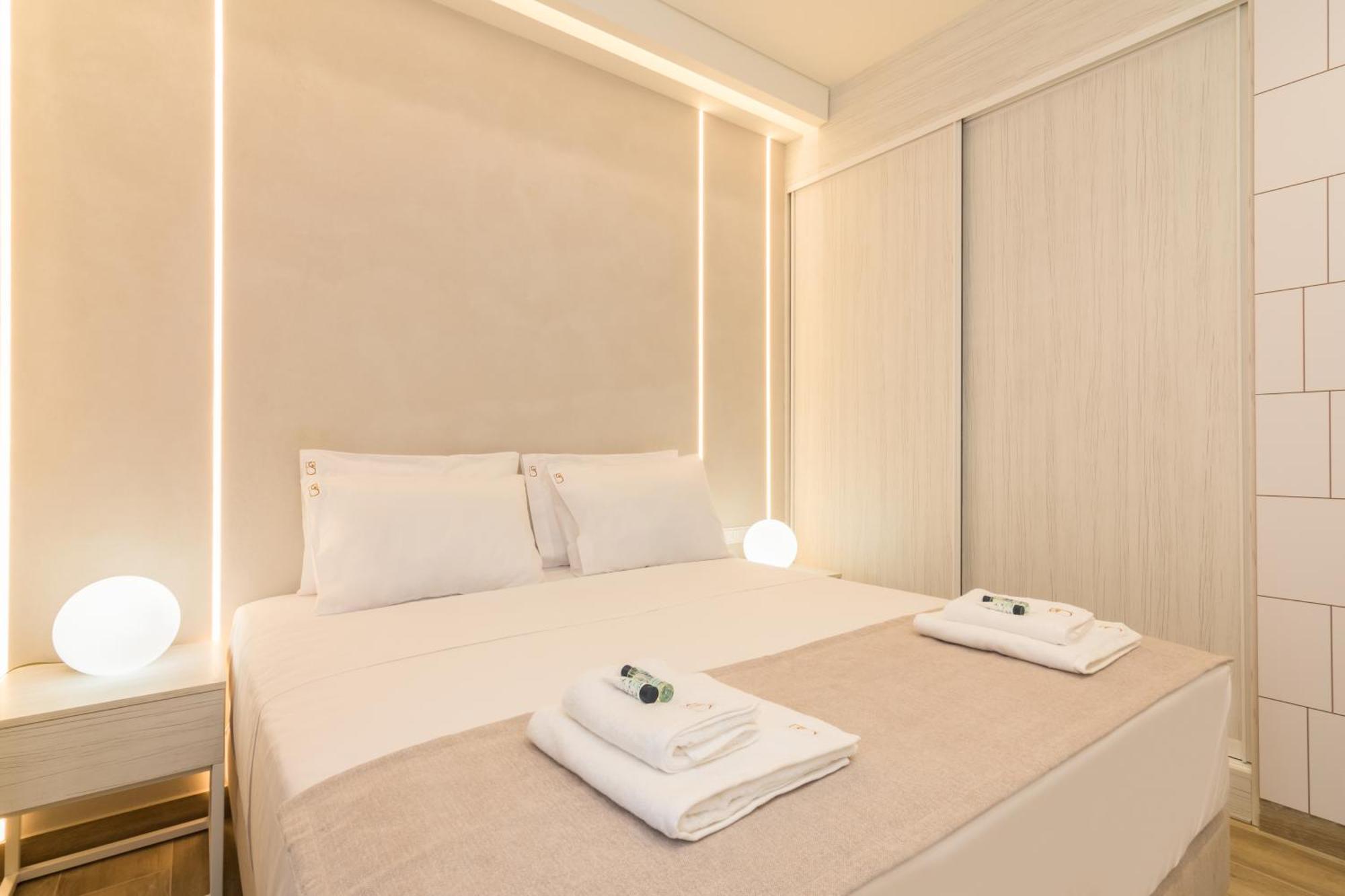 Socrates Fully Equipped Apartments With Unique Design Athena Bagian luar foto