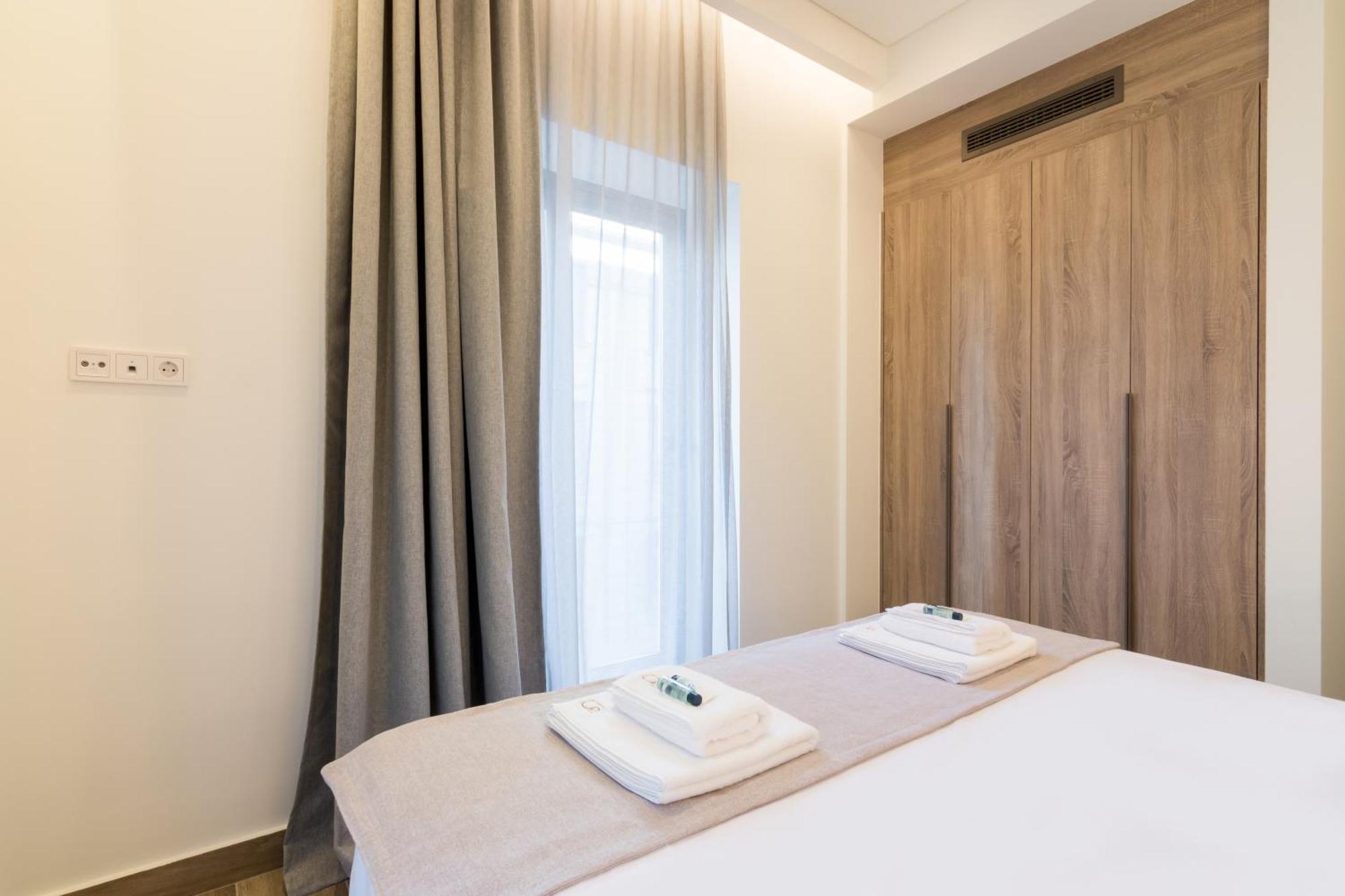 Socrates Fully Equipped Apartments With Unique Design Athena Bagian luar foto
