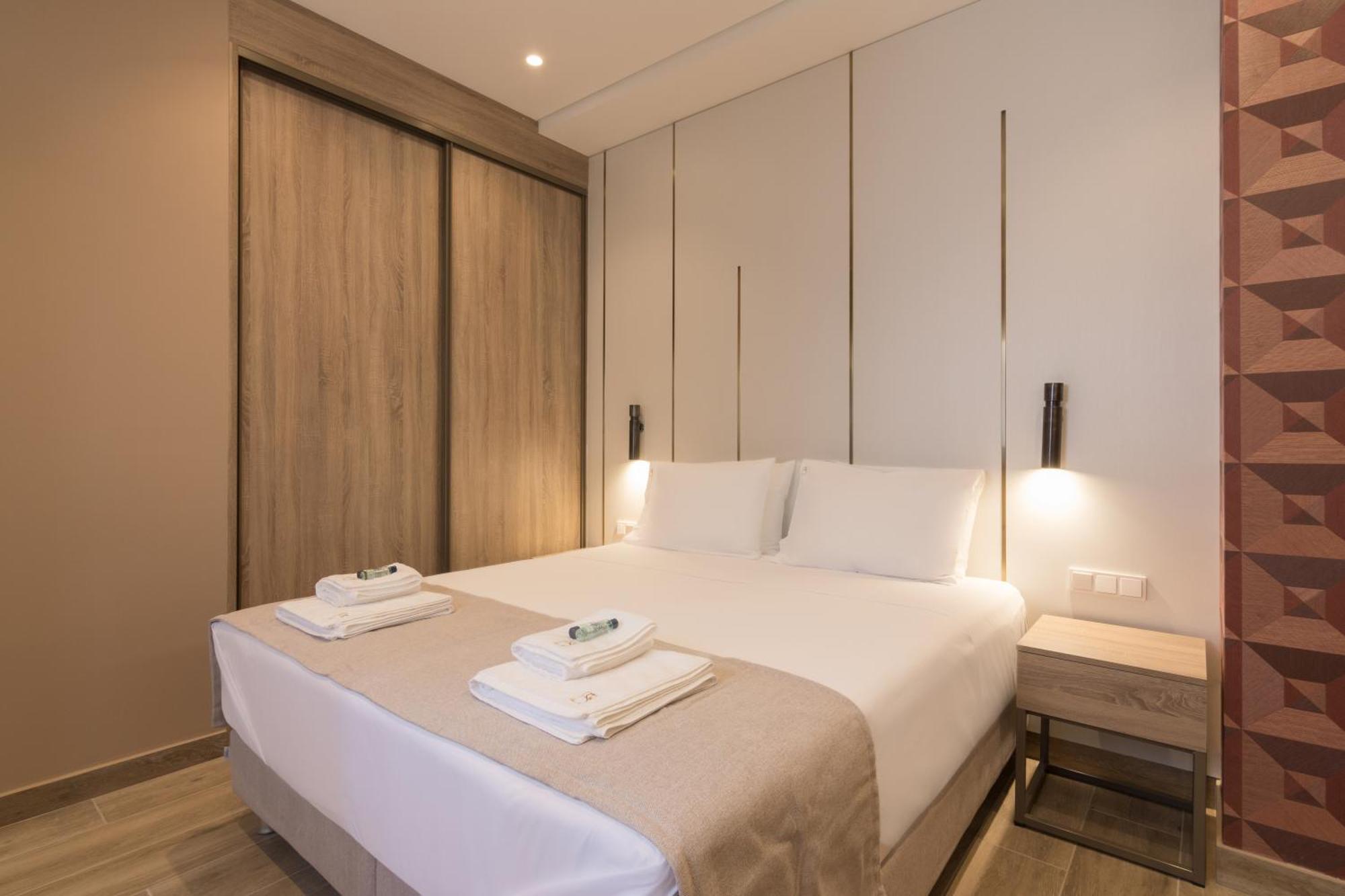 Socrates Fully Equipped Apartments With Unique Design Athena Bagian luar foto